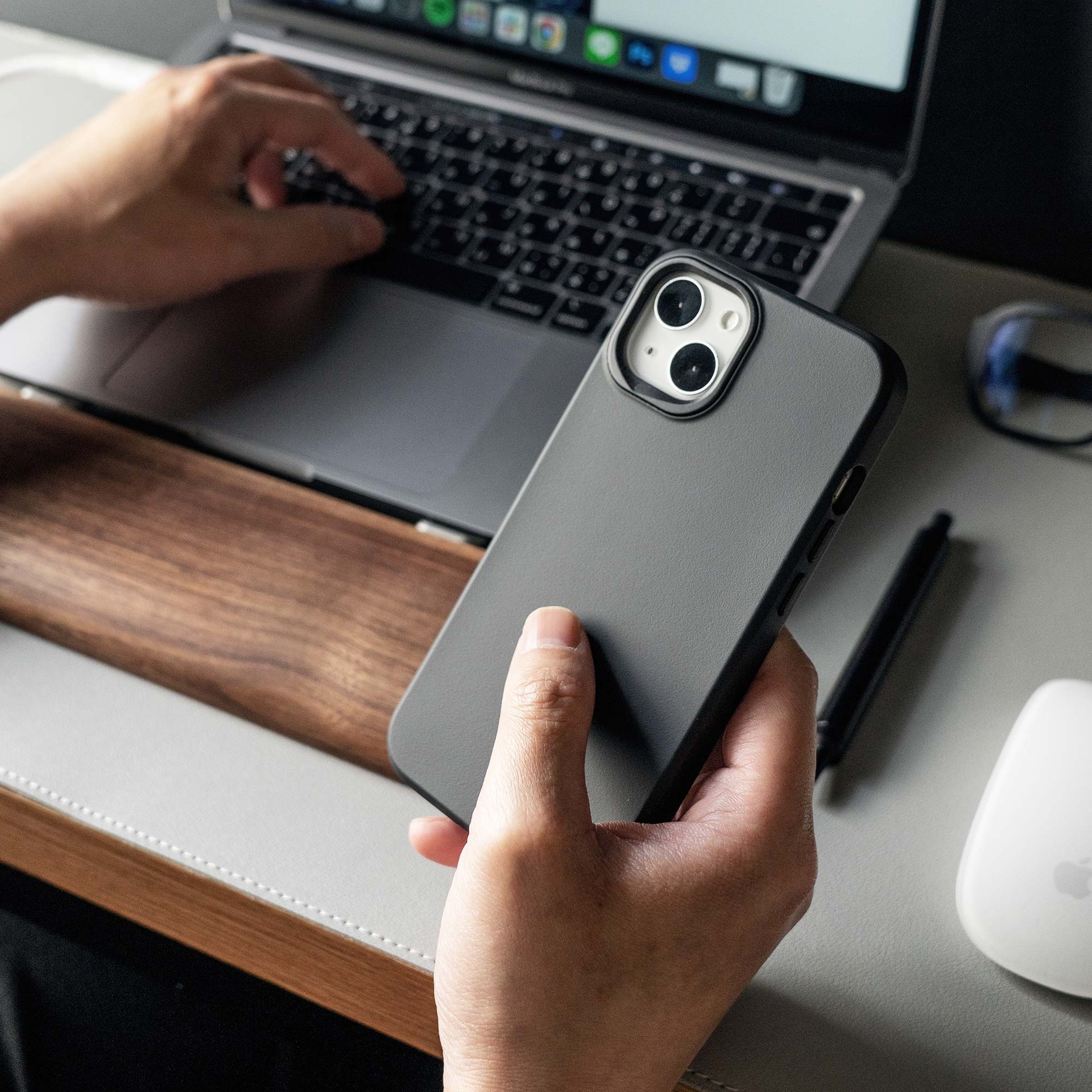 Husă RHINOSHIELD SolidSuit pentru iPhone 13 / iPhone 14, roz pudrat